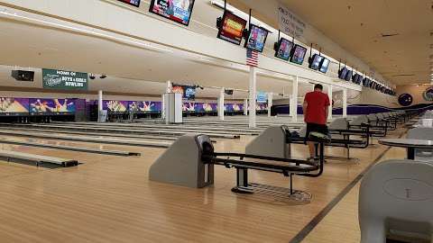 Jobs in Levittown Lanes - reviews